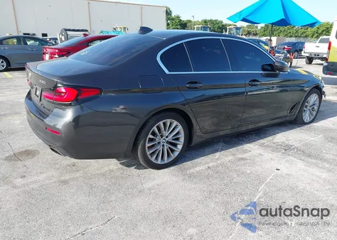 2021 BMW 530I xDrive z USA, uszkodzony, nr VIN WBA13BJ03MWX01881